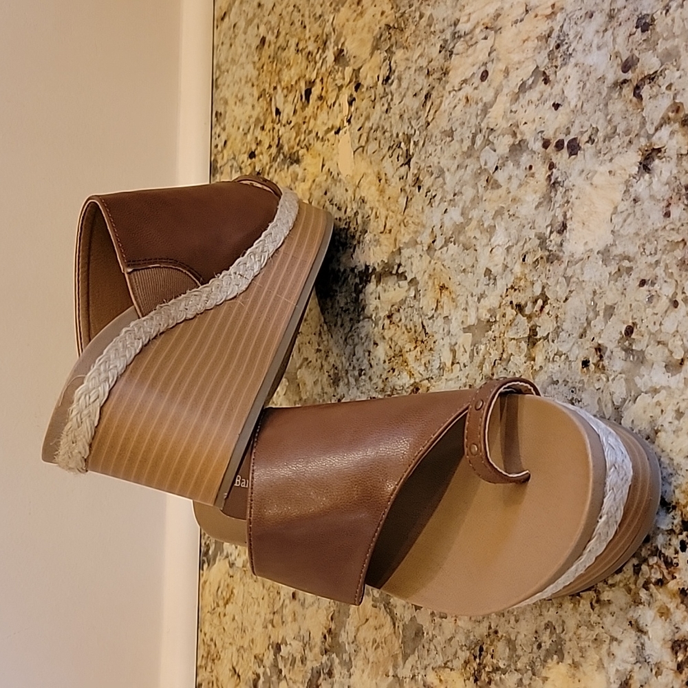 baretraps woods sandals